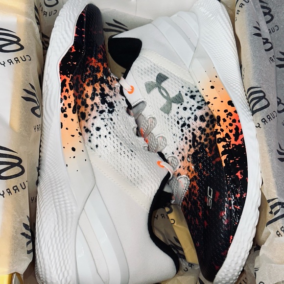 Curry 2 Low FloTro NM Men’s Sz 11 US New w Og Box  3026277-100 - Picture 1 of 9